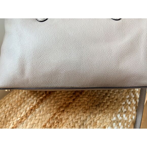 Kate Spade Larchmont Avenue Cityscape Pebbled | Mercari Authentic Kate Spade Larchmont Avenue Evangelie Nude Gray Handbag Satchel Cross